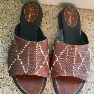 Cole haan women's 91/2 Nike air Brown leather Woven slip on sandal.